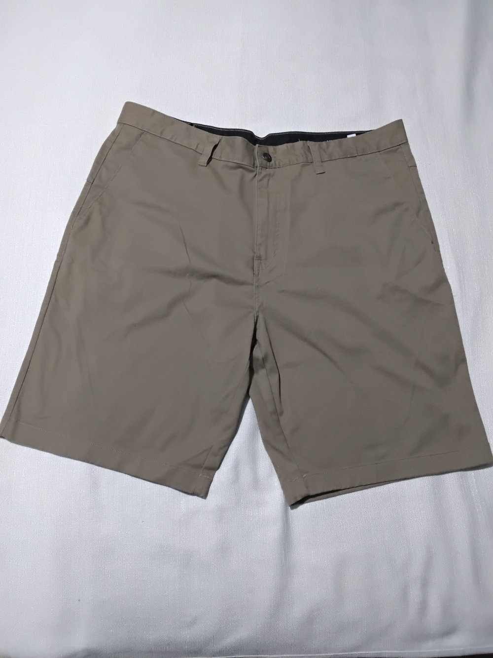 Volcom Men's Flat Front Shorts - Tan Sz 40, Casual.
